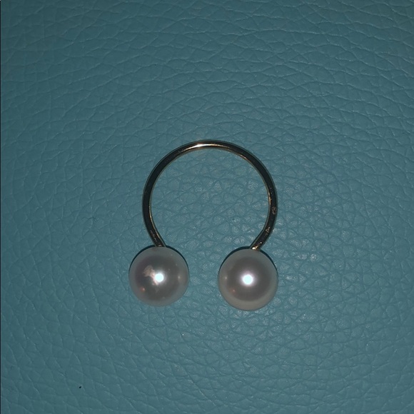 Gorgeous Pearl Ring // Size 6 - Picture 2 of 3